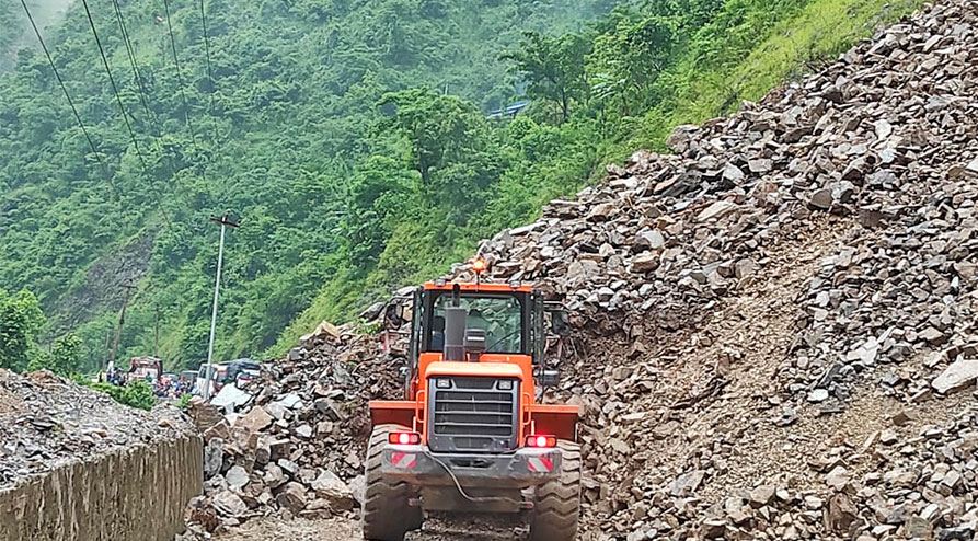 नारायणगढ–मुग्लिन सडकखण्ड गएरातिदेखि फेरि अवरुद्ध