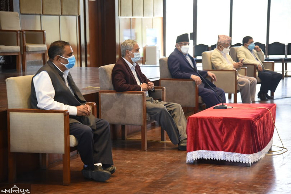 संवैधानिक इजलासप्रति गठबन्धन सशंकित