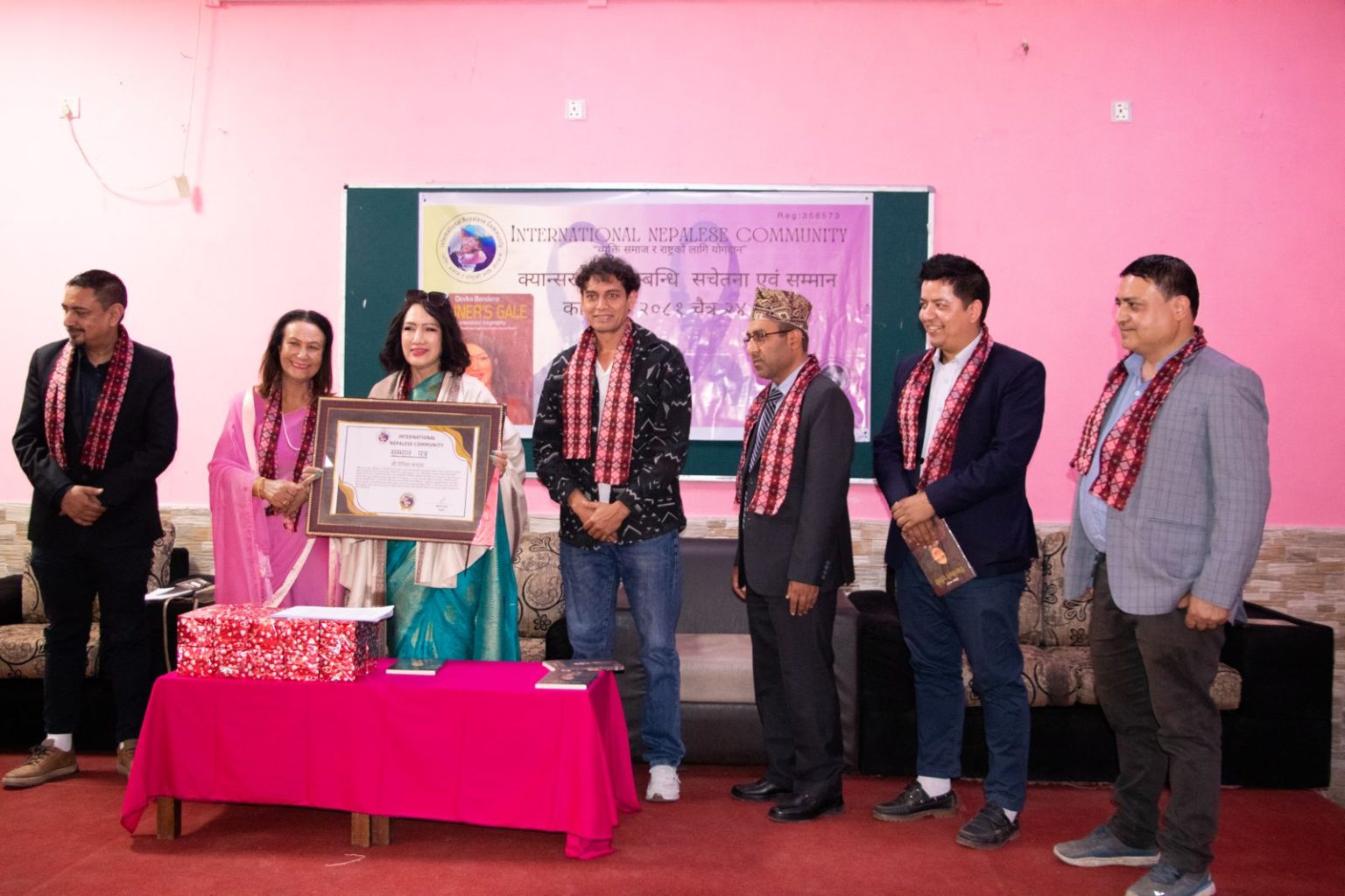 वरिष्ठ गायिका देविका बन्दनालाई आईएनसीद्वारा सम्मान
