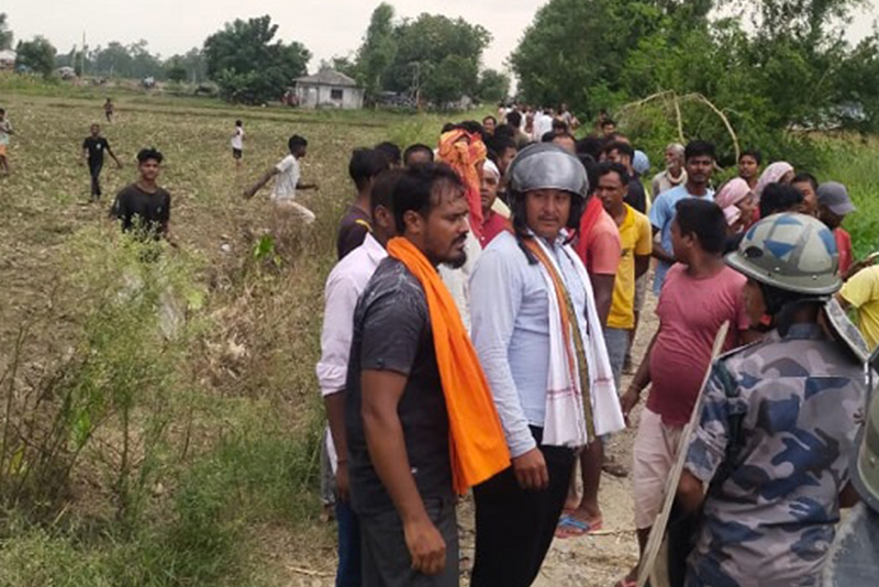 बाटो बिस्तारका क्रममा वादविवाद, चल्यो गोली !