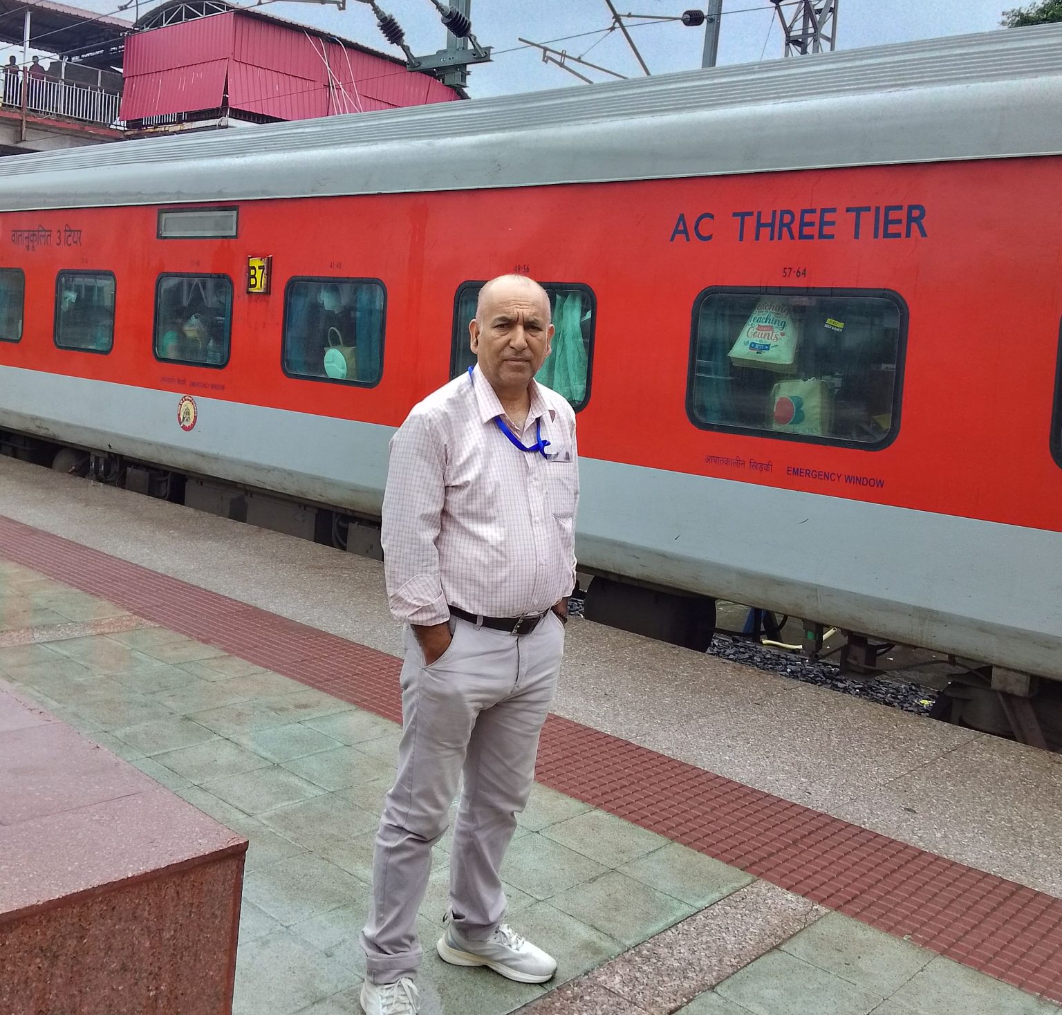 धार्मिक धुनले सजिन्छ यात्रा