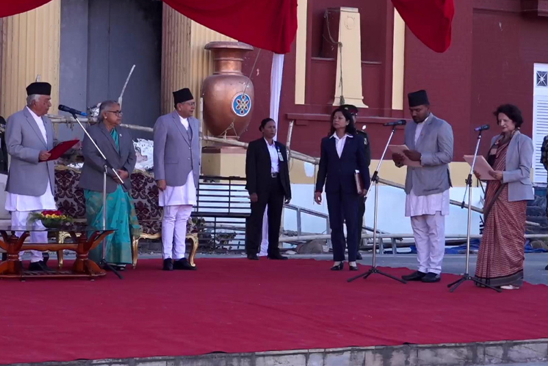 दुई नयाँ मन्त्रीद्वारा शपथग्रहण, व्यापक आलोचनापछि सुनार र श्रेष्ठको सपथ स्थगित
