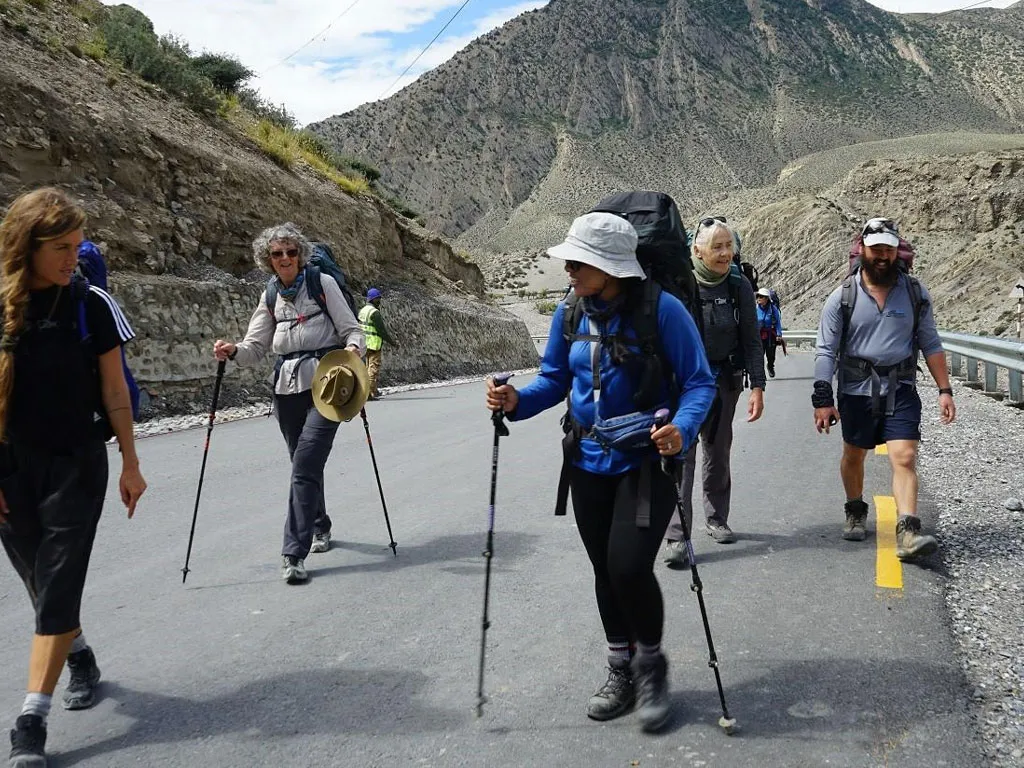 मुस्ताङमा १० दिनमा ४० हजार बढी पर्यटक, हिमपातले प्रभावित मुक्तिनाथ यात्रा !