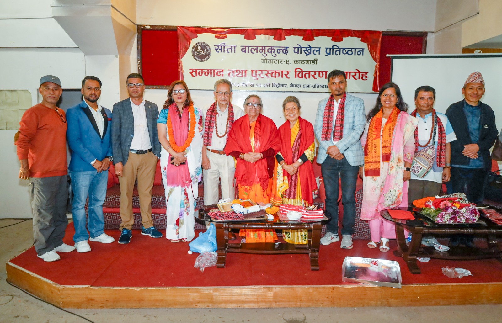 समाजसेवी डा. विजयालक्ष्मी श्रेष्ठ र साहित्यकार उमा सुवेदी पुरस्कृत